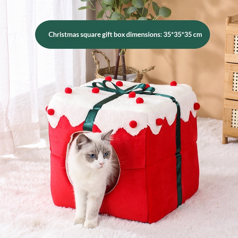 Beds & Mats · Christmas-Themed Cat Bed